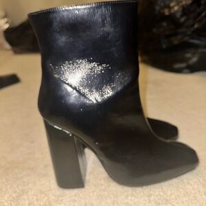 Black heeled boots